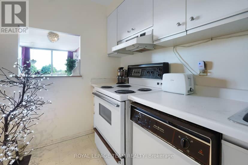 507 - 2760 Carousel Crescent — photo 16 of 40