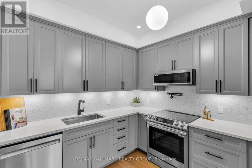 4 - 489 Sussex Drive — photo 21 of 39