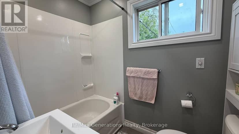 72 Hudson Drive S — photo 21 of 40