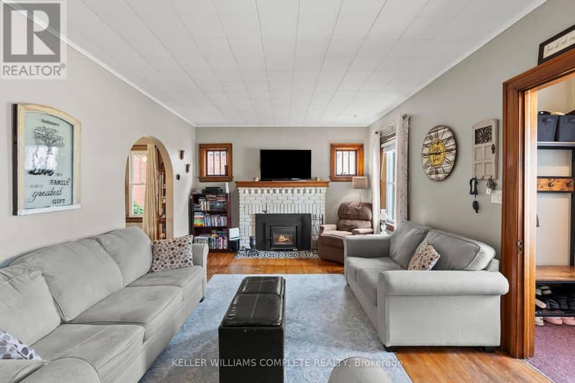 55 Wintemute Street — photo 3 of 40