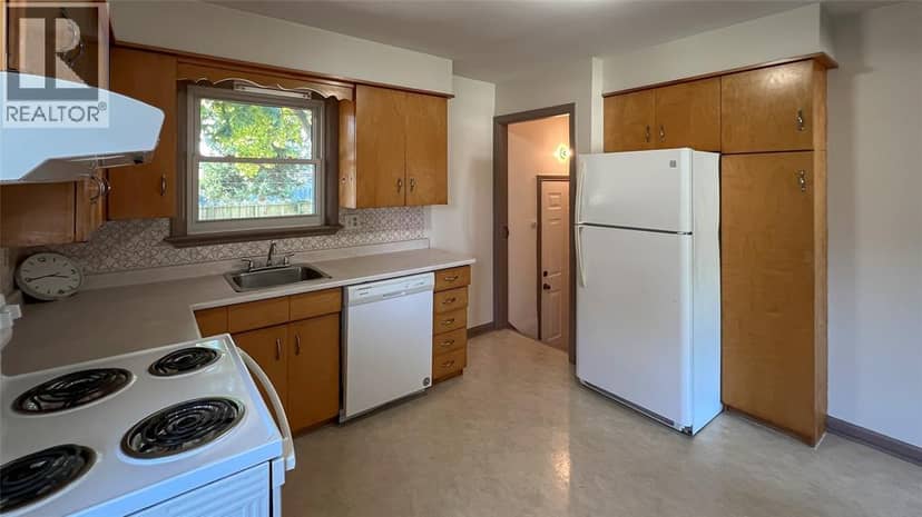 144 Grey Crescent — photo 7 of 22