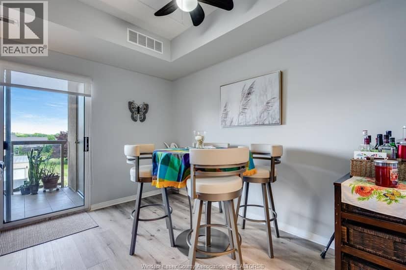 315 Village Grove Unit# 305 — photo 11 of 32