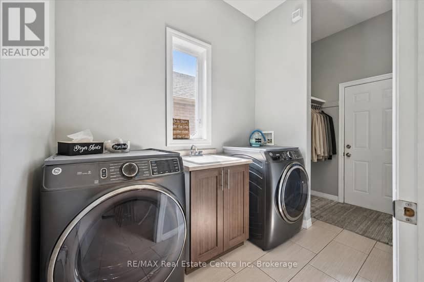 196 Maple Bush Drive — photo 10 of 26