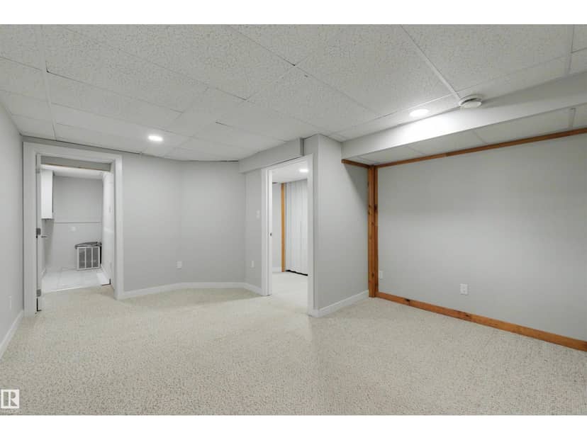 #43 3311 58 ST NW — photo 39 of 40