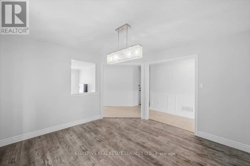 3063 Emperor Drive — photo 10 of 36