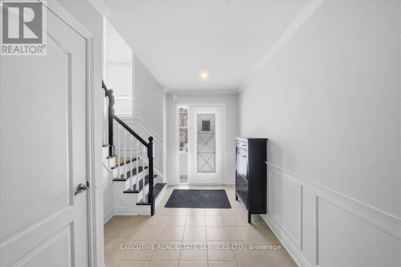 3063 Emperor Drive — photo 2 of 36
