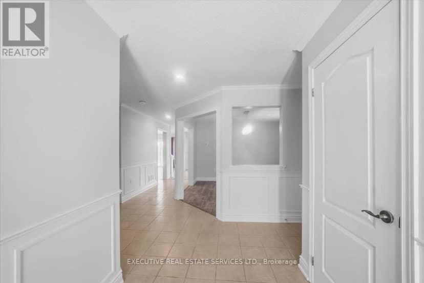 3063 Emperor Drive — photo 3 of 36