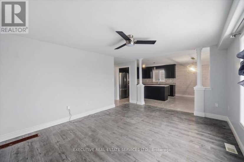 3063 Emperor Drive — photo 9 of 36