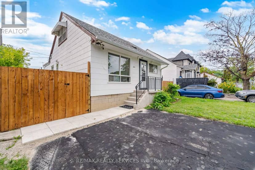3051 Churchill Avenue — photo 6 of 40