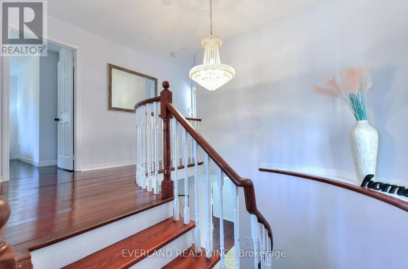 5386 Middlebury Drive N — photo 19 of 40