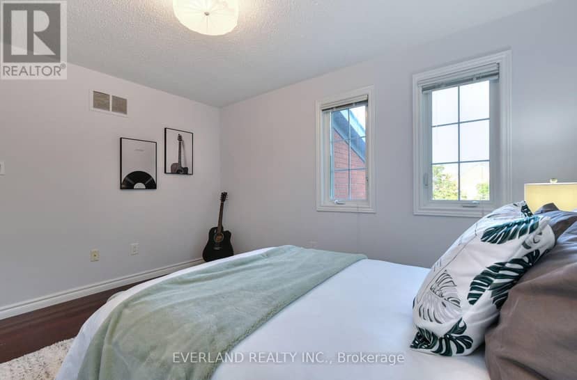 5386 Middlebury Drive N — photo 22 of 40