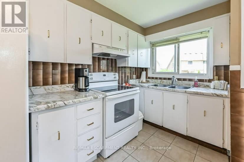641 Limeridge Road E — photo 9 of 40