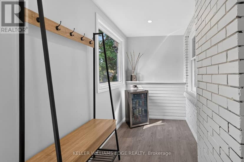 147 Melrose Avenue N — photo 10 of 24
