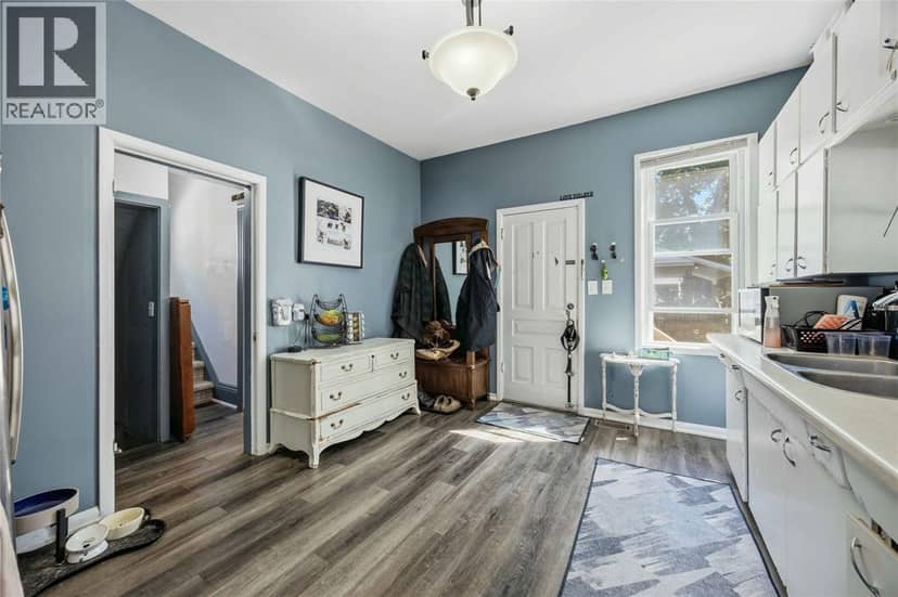 146 MITTON STREET North — photo 16 of 27