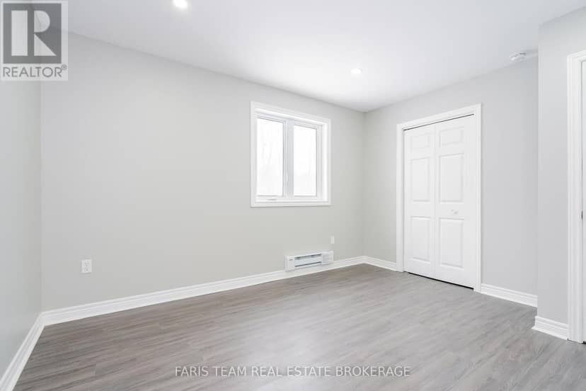 3554 John Street — photo 19 of 33
