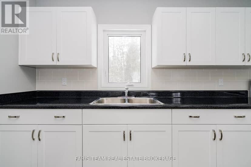 3554 John Street — photo 9 of 33
