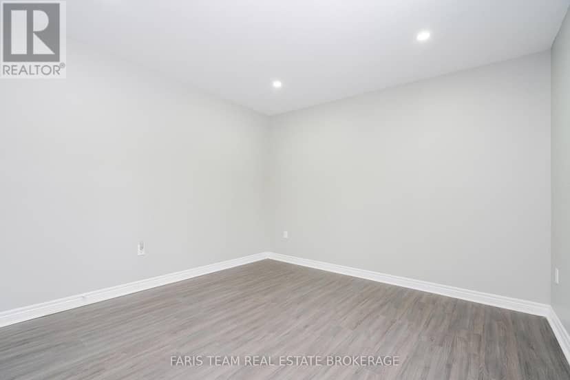 3554 John Street — photo 20 of 33