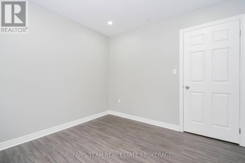 3554 John Street — photo 22 of 33