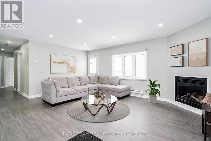 3554 John Street — photo 12 of 33
