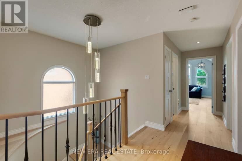 1798 Autumn Crescent — photo 18 of 36