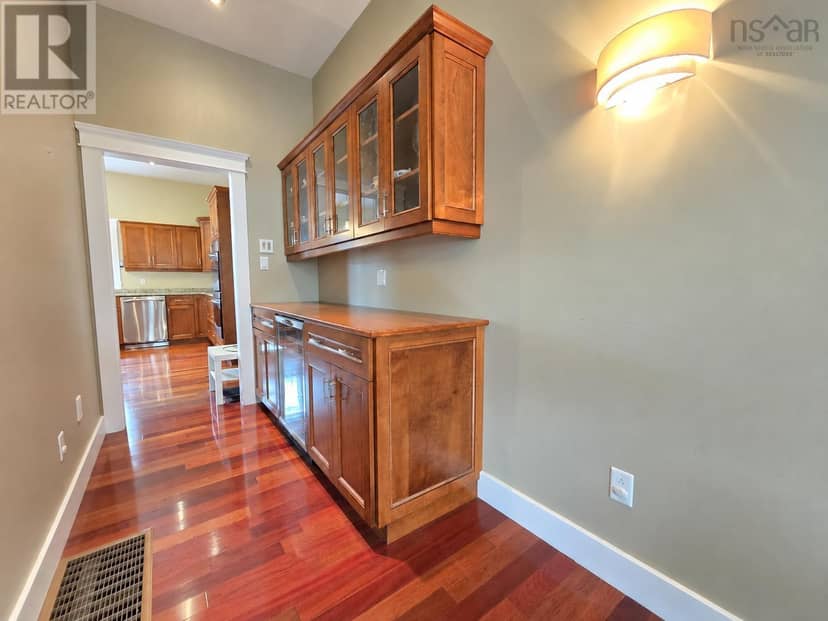 74 Hospital Street — photo 14 of 25