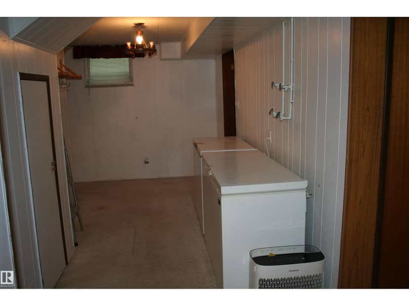 5219 52 ave — photo 30 of 40