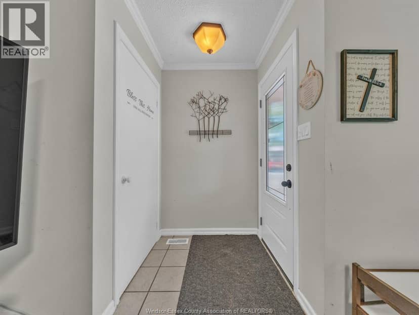 3149 Elmwood Crescent — photo 2 of 31