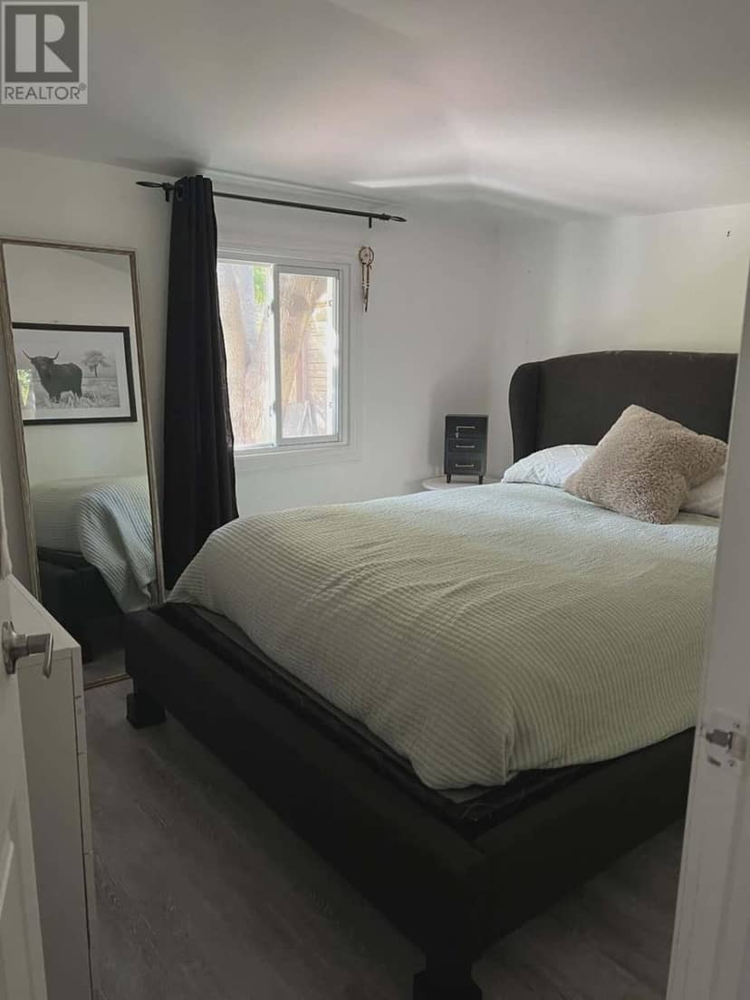 271 Spruce ST — photo 7 of 8