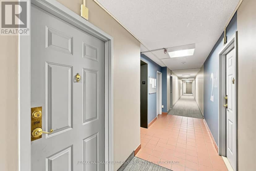 204 - 14 Greenview Drive — photo 10 of 34
