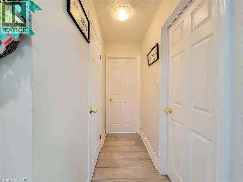 86 MARGARET Avenue — photo 13 of 40