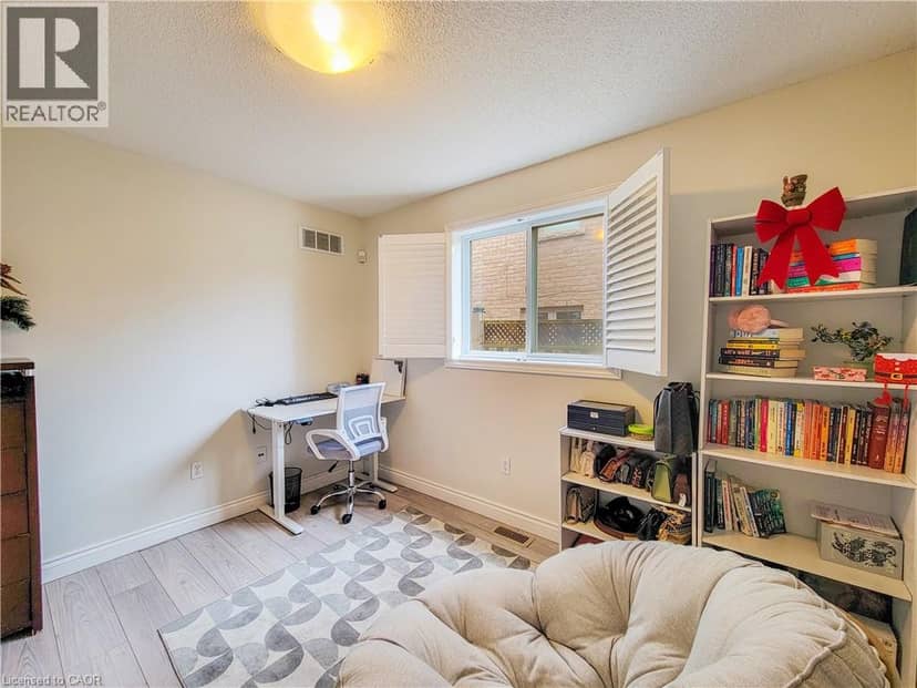 86 MARGARET Avenue — photo 14 of 40