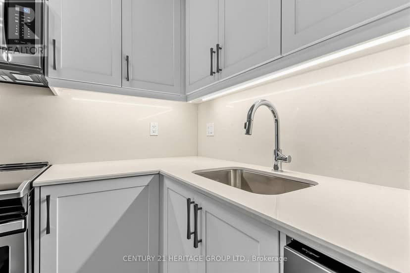 212 - 50 Ann Street — photo 13 of 30