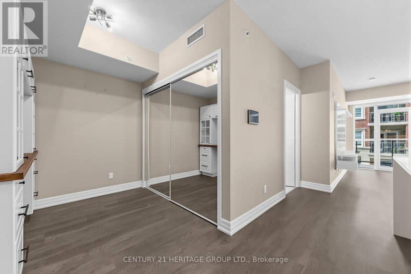 212 - 50 Ann Street — photo 16 of 30