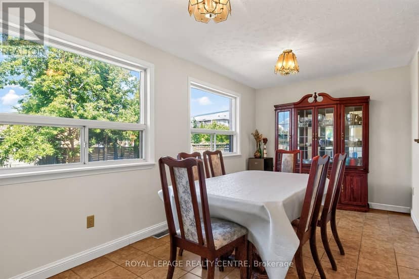 22 Euphrasia Drive — photo 13 of 22