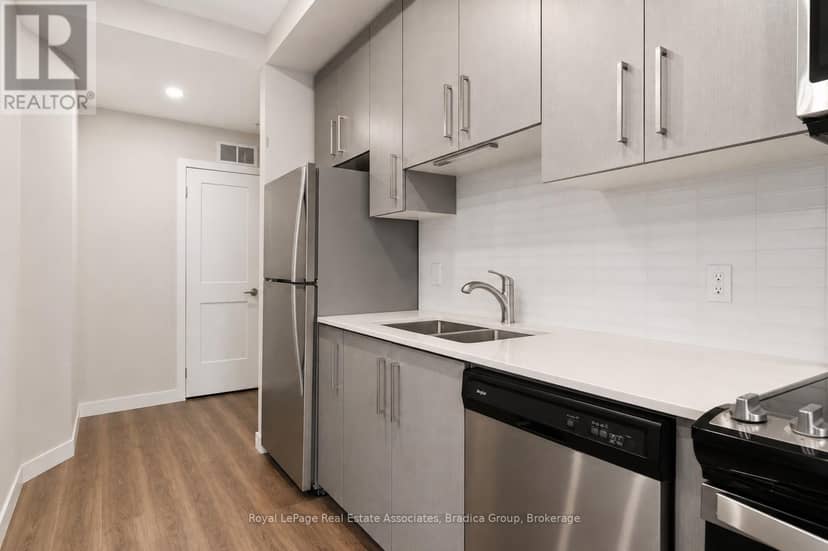 1111 - 15 Queen Street S — photo 12 of 21