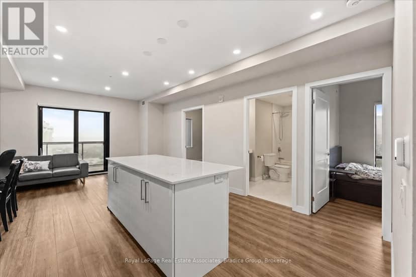 1111 - 15 Queen Street S — photo 6 of 21