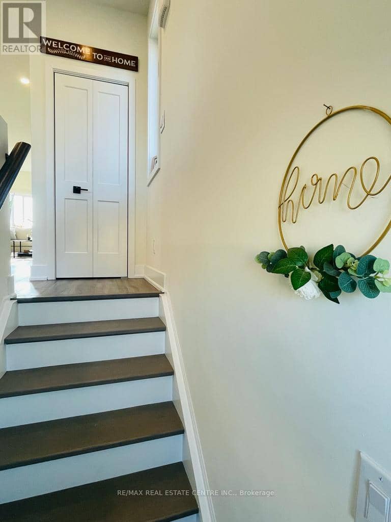49 Edenrock Drive, Hamilton, photo 2