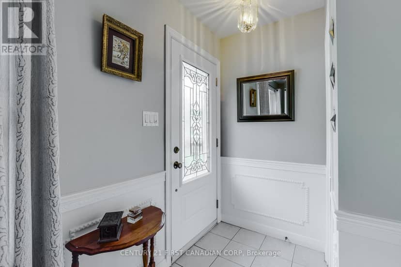 62 Thorncrest Crescent, London South, photo 3