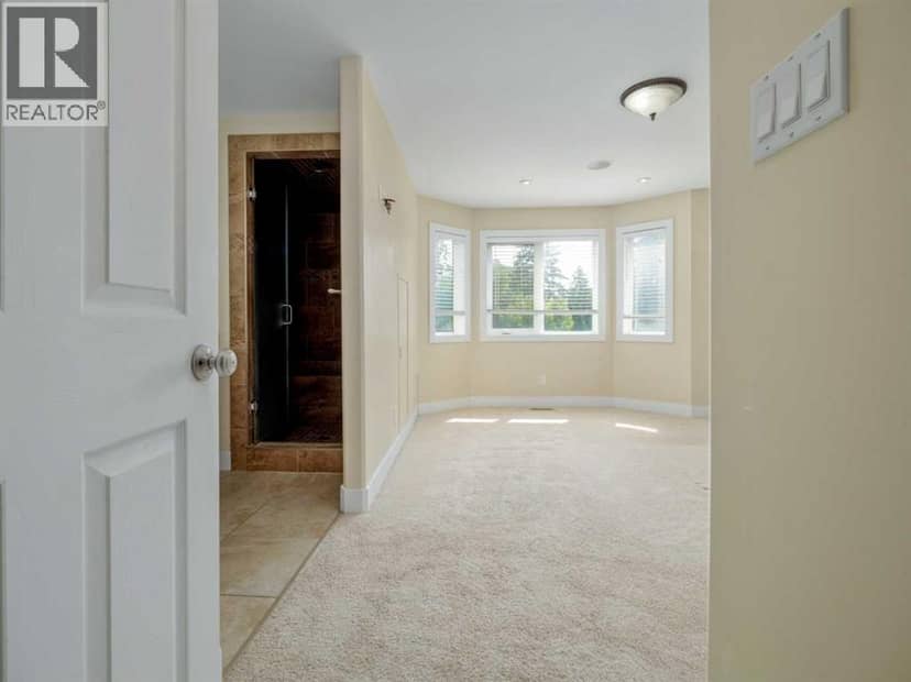 132 14 Street N — photo 19 of 40