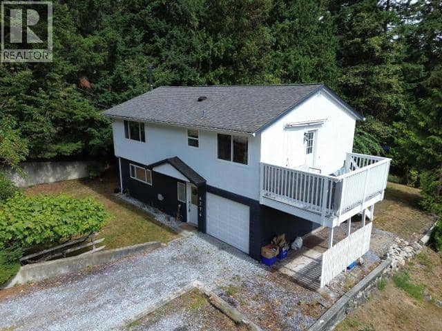 6274 CHILCO AVE, Powell River, photo 2