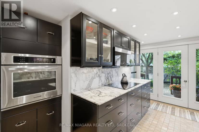 25 Balmoral Drive — photo 13 of 40