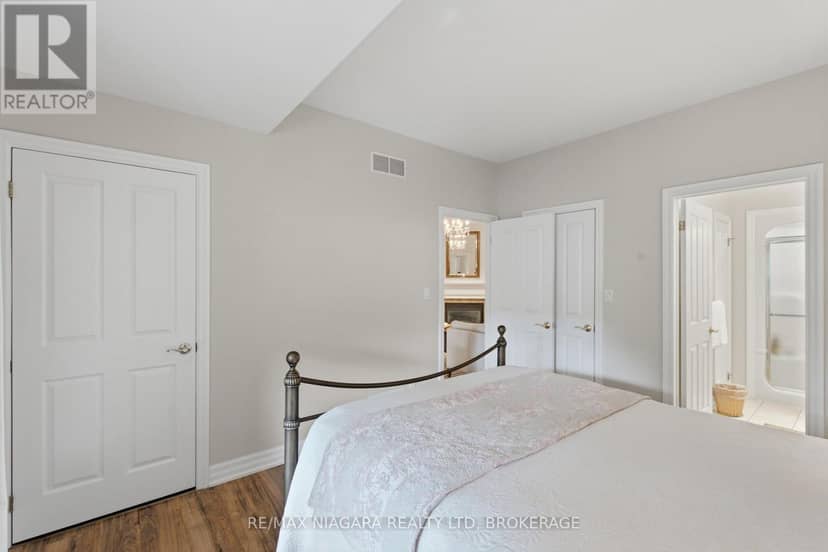 25 Balmoral Drive — photo 15 of 40