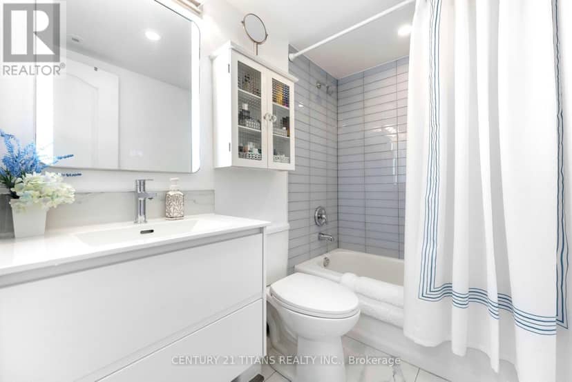 222 - 1837 Eglinton Avenue E — photo 19 of 29