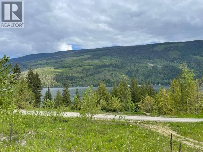 7540 RUSSEL CREEK FOREST SERVICE Road Unit# 68, Barriere
