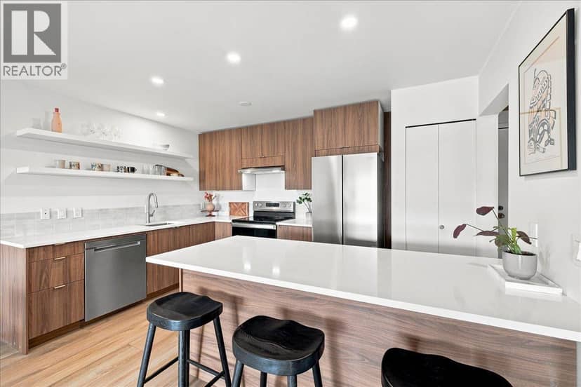 207 236 W 2ND STREET, North Vancouver, photo 3