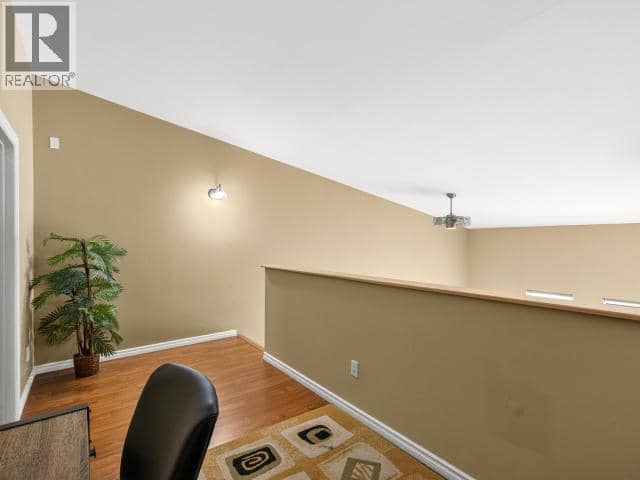 2-4069 4th Avenue — photo 17 of 25