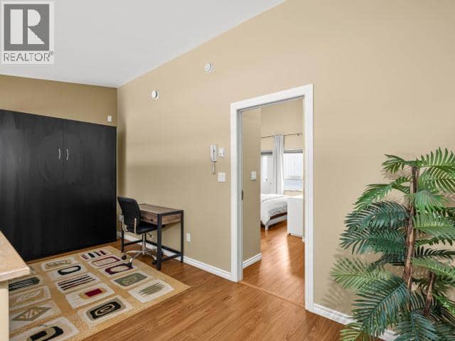 2-4069 4th Avenue — photo 18 of 25