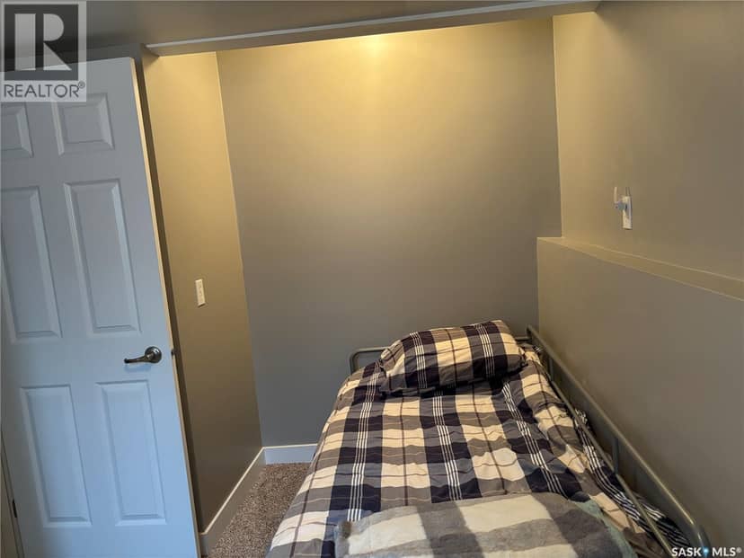 1348 Princess CRESCENT — photo 39 of 40