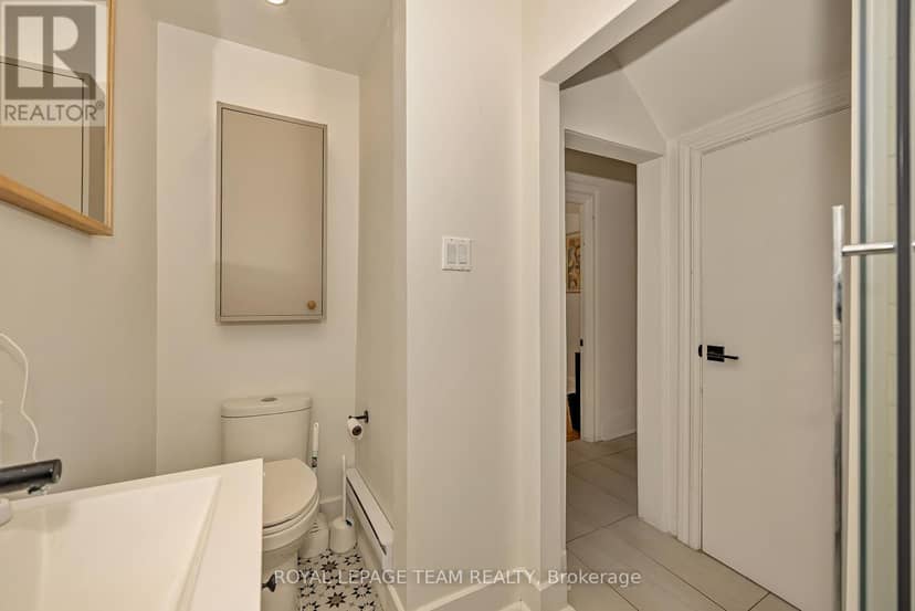 11 Sherbrooke Avenue — photo 37 of 38