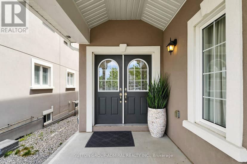 545 Clifford Perry Place, Newmarket, photo 2